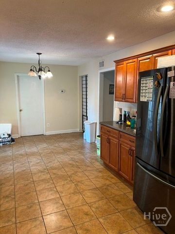 37 Silverstone Circle, Savannah, GA 31406