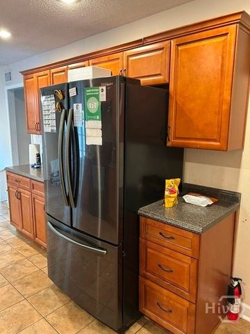 37 Silverstone Circle, Savannah, GA 31406