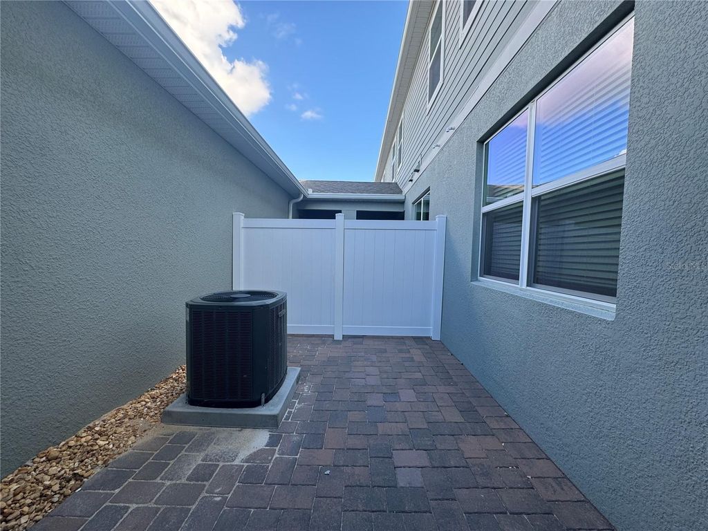 Image 15 of property listing at 16333 HAMLIN HILLS ROAD, Winter Garden, FL 34787