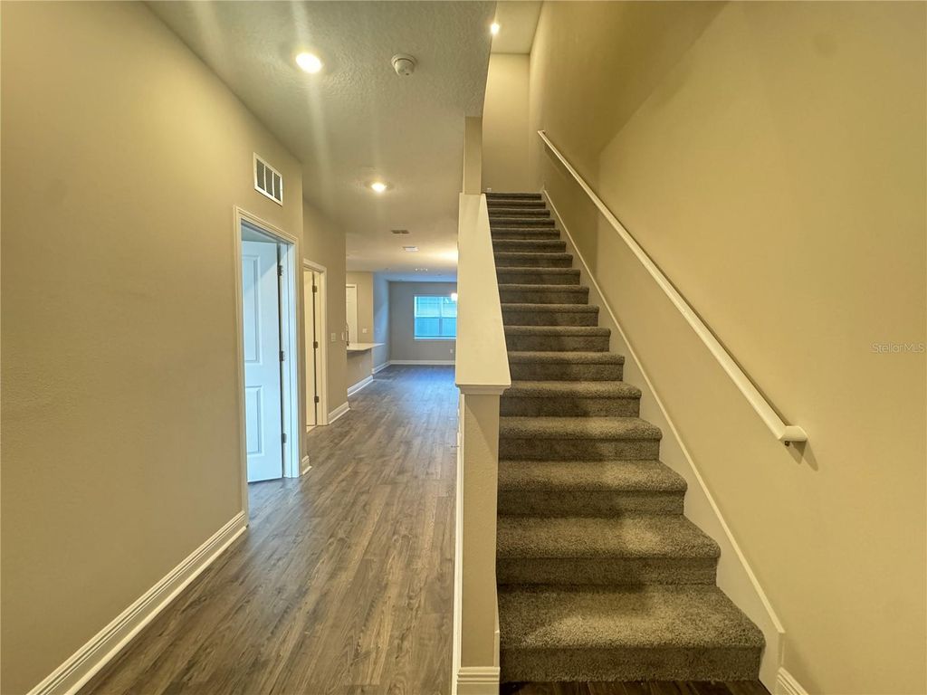 Image 3 of property listing at 16333 HAMLIN HILLS ROAD, Winter Garden, FL 34787