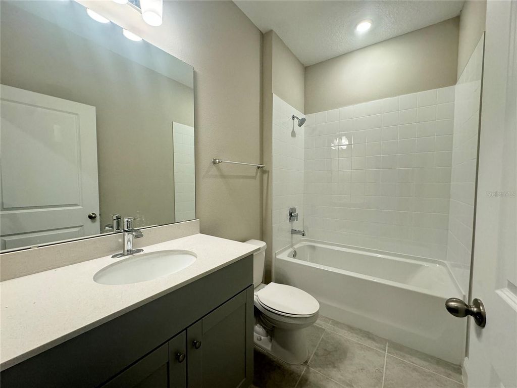 Image 6 of property listing at 16333 HAMLIN HILLS ROAD, Winter Garden, FL 34787
