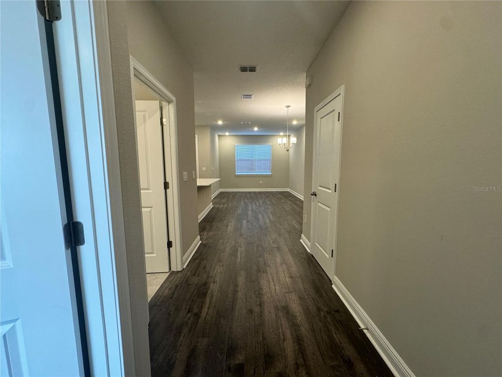 Image 7 of property listing at 16333 HAMLIN HILLS ROAD, Winter Garden, FL 34787