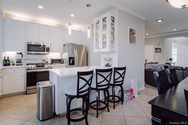 2315 FISH Avenue, Bronx, NY 10469