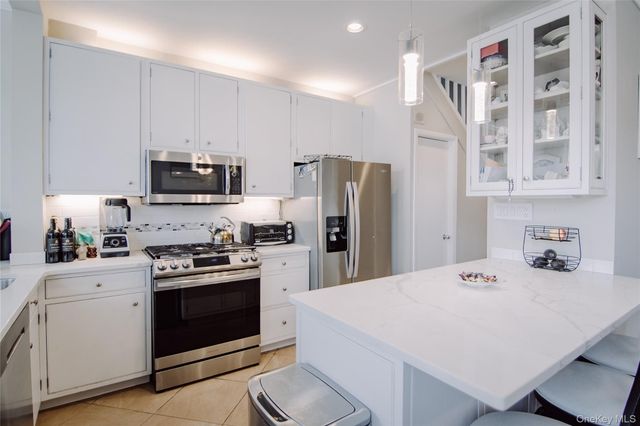 2315 FISH Avenue, Bronx, NY 10469