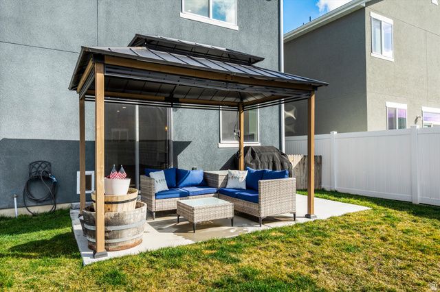 2094 W LYDIA LN, Syracuse, UT 84075