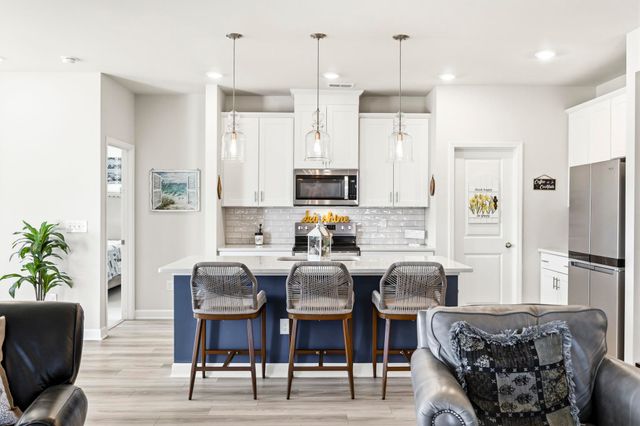 718 Lowell Avenue Dr., Little River, SC 29566