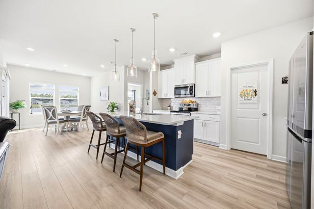 718 Lowell Avenue Dr., Little River, SC 29566
