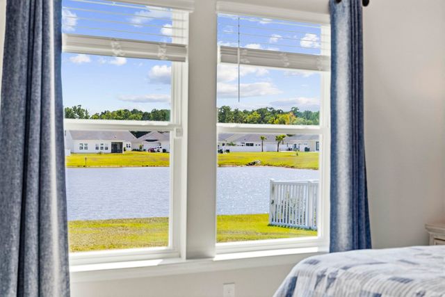 718 Lowell Avenue Dr., Little River, SC 29566