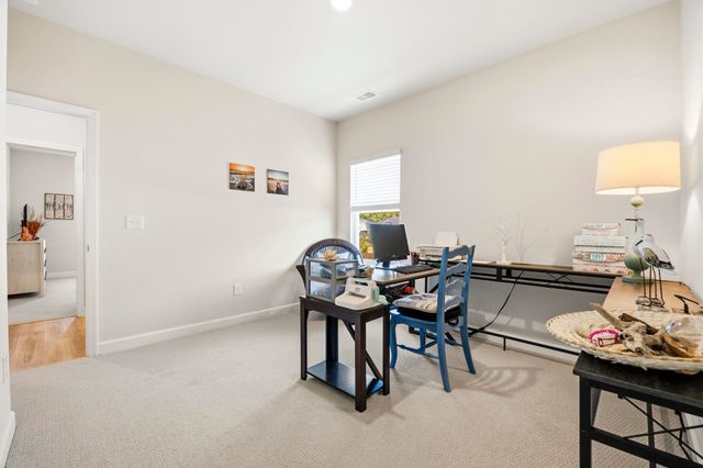 718 Lowell Avenue Dr., Little River, SC 29566