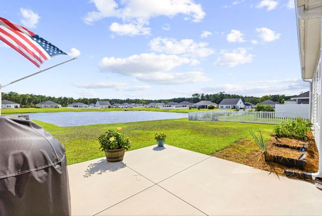 718 Lowell Avenue Dr., Little River, SC 29566