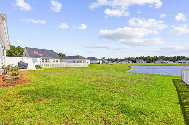 718 Lowell Avenue Dr., Little River, SC 29566