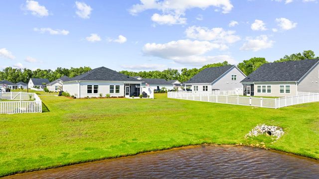 718 Lowell Avenue Dr., Little River, SC 29566