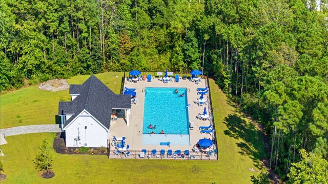 718 Lowell Avenue Dr., Little River, SC 29566