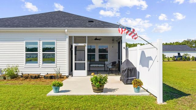718 Lowell Avenue Dr., Little River, SC 29566