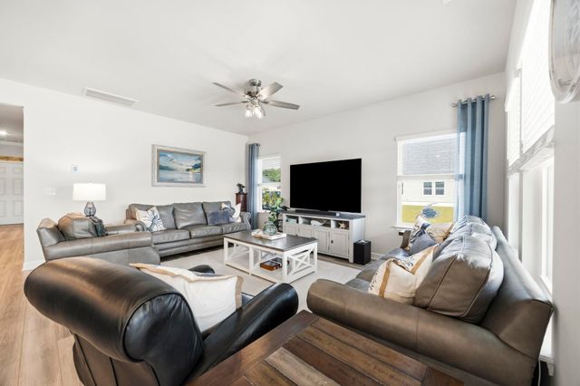 718 Lowell Avenue Dr., Little River, SC 29566