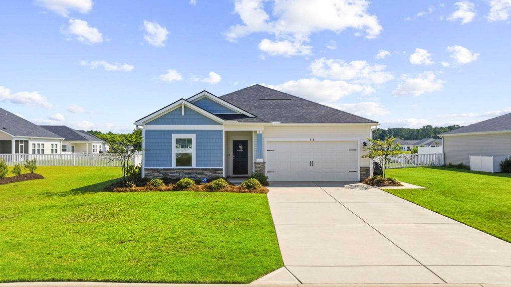 718 Lowell Avenue Dr., Little River, SC 29566