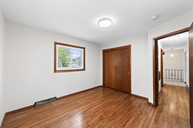 5400 80th Avenue N, Brooklyn Park, MN 55443