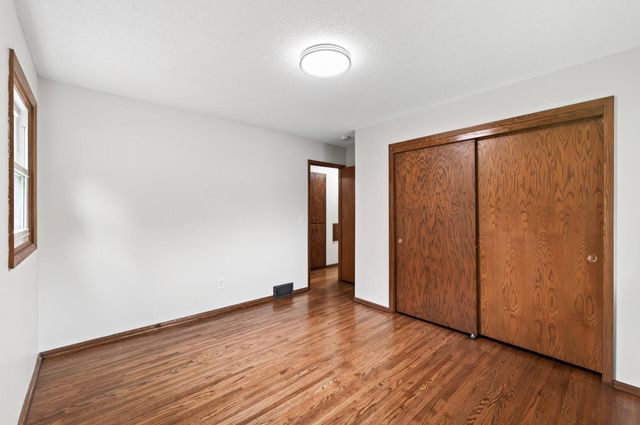 5400 80th Avenue N, Brooklyn Park, MN 55443