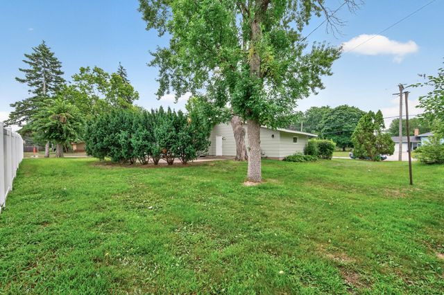 5400 80th Avenue N, Brooklyn Park, MN 55443