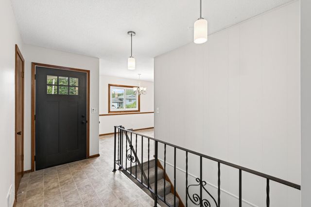 5400 80th Avenue N, Brooklyn Park, MN 55443