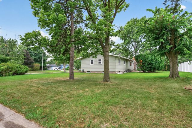 5400 80th Avenue N, Brooklyn Park, MN 55443