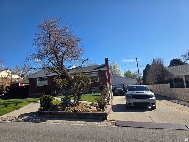 1860 E NORTHWOODSIDE DR, Holladay, UT 84124