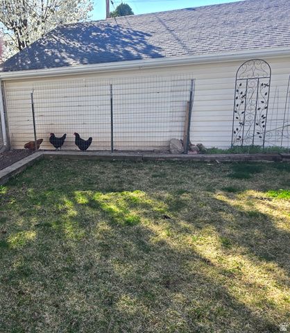 1860 E NORTHWOODSIDE DR, Holladay, UT 84124