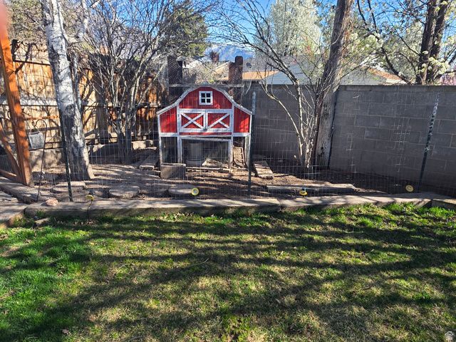 1860 E NORTHWOODSIDE DR, Holladay, UT 84124