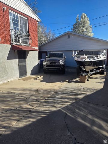 1860 E NORTHWOODSIDE DR, Holladay, UT 84124