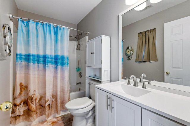 642 Oakhurst Dr., Myrtle Beach, SC 29579