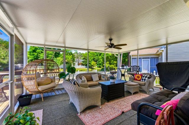 642 Oakhurst Dr., Myrtle Beach, SC 29579