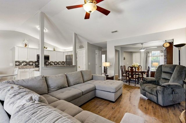 642 Oakhurst Dr., Myrtle Beach, SC 29579