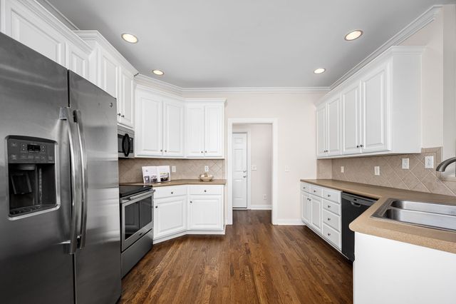 1460 Winterberry Dr, Murfreesboro, TN 37130