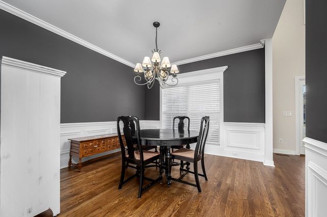 1460 Winterberry Dr, Murfreesboro, TN 37130