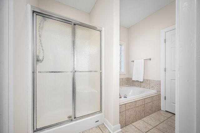 1460 Winterberry Dr, Murfreesboro, TN 37130