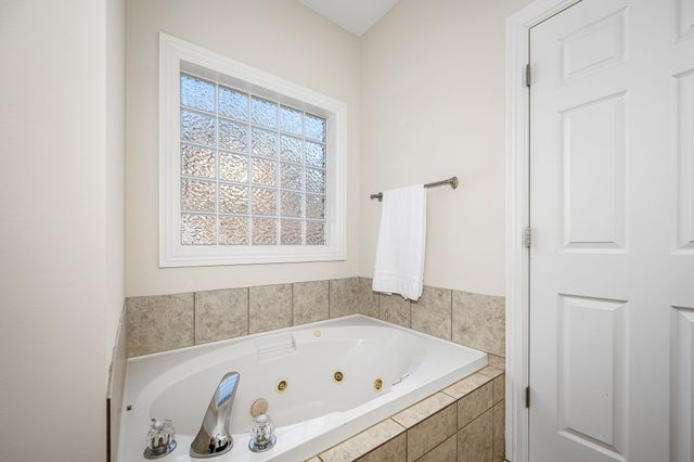 1460 Winterberry Dr, Murfreesboro, TN 37130