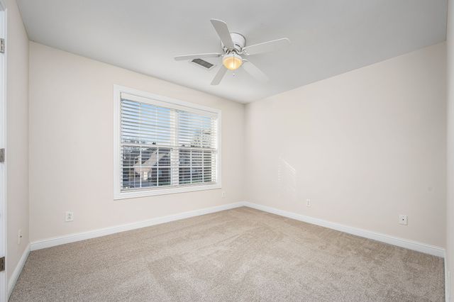 1460 Winterberry Dr, Murfreesboro, TN 37130