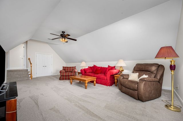 1460 Winterberry Dr, Murfreesboro, TN 37130