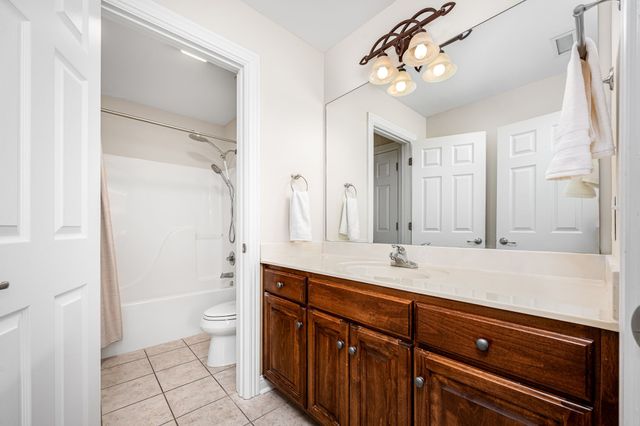 1460 Winterberry Dr, Murfreesboro, TN 37130