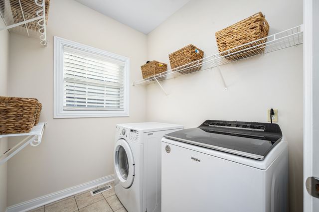 1460 Winterberry Dr, Murfreesboro, TN 37130