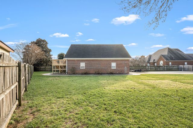 1460 Winterberry Dr, Murfreesboro, TN 37130