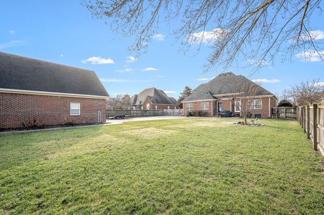 1460 Winterberry Dr, Murfreesboro, TN 37130