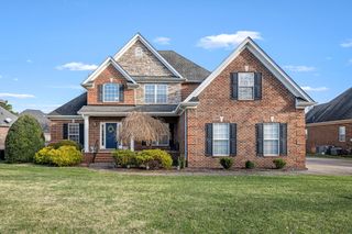 1460 Winterberry Dr, Murfreesboro, TN 37130