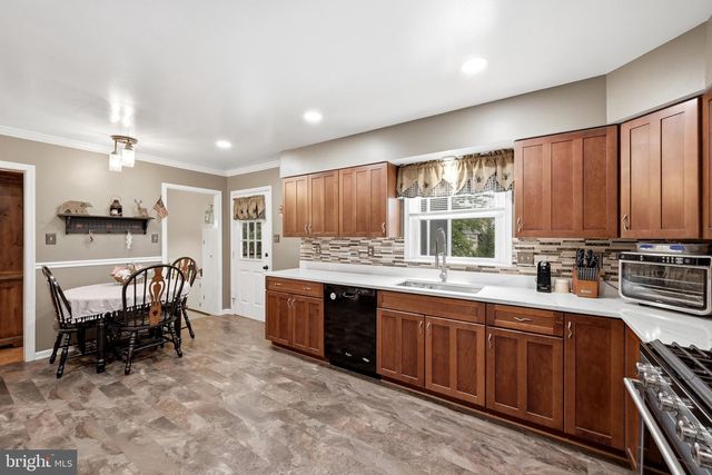 11 ASHLAWN CT, Front Royal, VA 22630