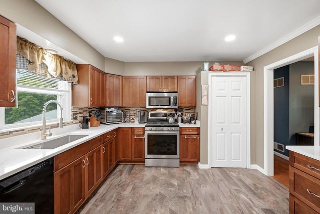 11 ASHLAWN CT, Front Royal, VA 22630