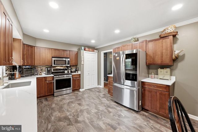 11 ASHLAWN CT, Front Royal, VA 22630
