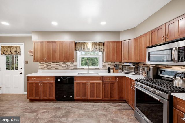 11 ASHLAWN CT, Front Royal, VA 22630