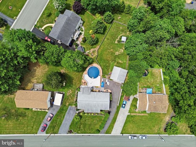 11 ASHLAWN CT, Front Royal, VA 22630