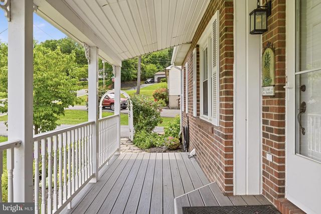 11 ASHLAWN CT, Front Royal, VA 22630