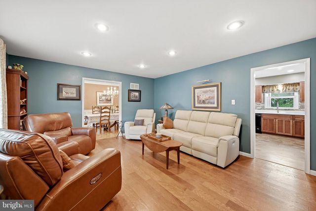 11 ASHLAWN CT, Front Royal, VA 22630